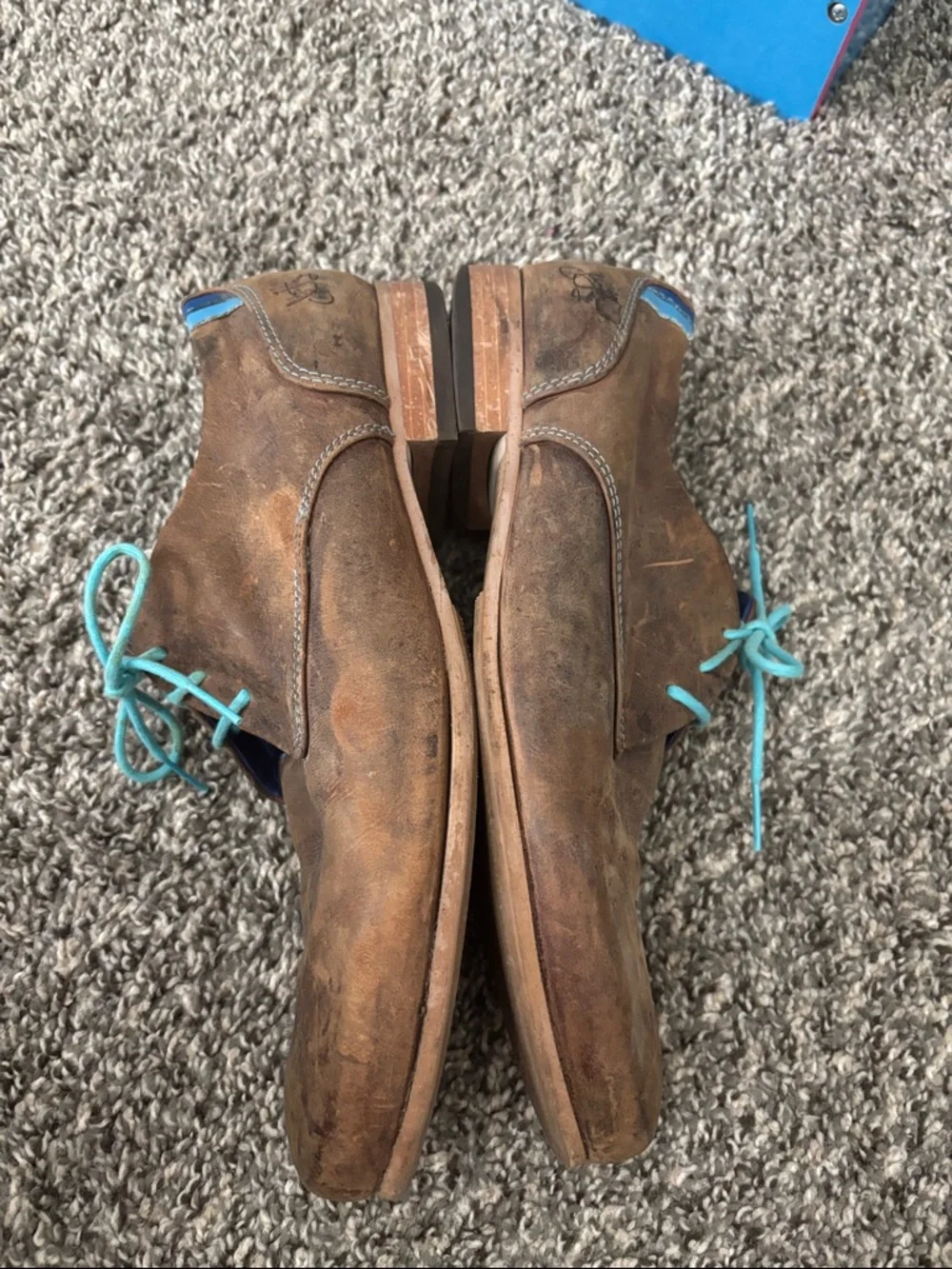John Fluevog CBC Radio derby oxford shoes in brown leather with turquoise laces - Picture 6 of 8